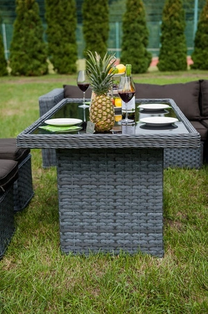 Zestaw mebli ogrodowych Maestoso szary niebanalny design modułowy narożnik ogrodowy komplet technorattanowy z dużym stołem i pufami