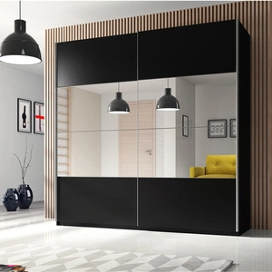 Szafa przesuwna Beta 221 cm czarna pojemna szafa z lustrem na środku świetnie sprawdzi się w pomieszczeniach o każdej wielkości