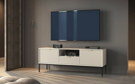 Szafka RTV Lovro 154 cm beżowa nowoczesny design zachwyci miłośników wyrazistych wnętrz