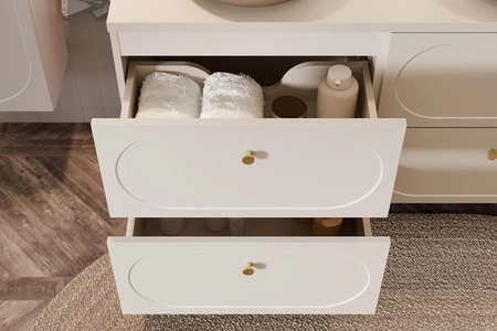 Zestaw mebli łazienkowych Donna Sand beżowy eleganckie szafki łazienkowe z dekoracyjnym obłym frezowaniem na frontach złote uchwyty