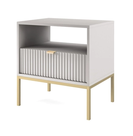 Szafka nocna z szufladą Lovro szara gustowny ryflowany dekor idealna szafka do sypialni złote metalowe dodatki