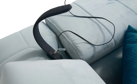 Narożnik z funkcją spania Rava V błękitny lewostronny komfortowy narożnik z pojemnikami na pościel oraz wielofunkcyjną lampką