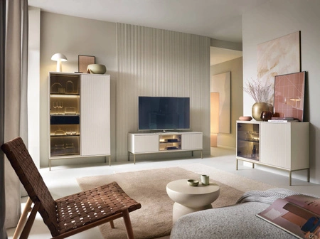 Zestaw mebli Amma beżowy nietuzinkowy design system push to open przeszklone elementy meblościanki gustowne ryflowane fronty