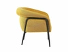 Fotel Clover żółty nowoczesny oraz funkcjonalny fotel z metalowymi nogami komfortowy podczas wypoczynku