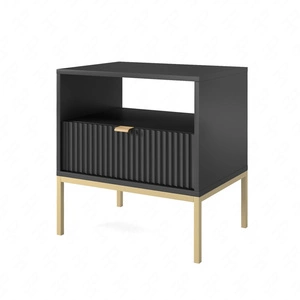 Szafka nocna z szufladą Lovro czarna gustowny ryflowany dekor idealna szafka do sypialni złote metalowe dodatki