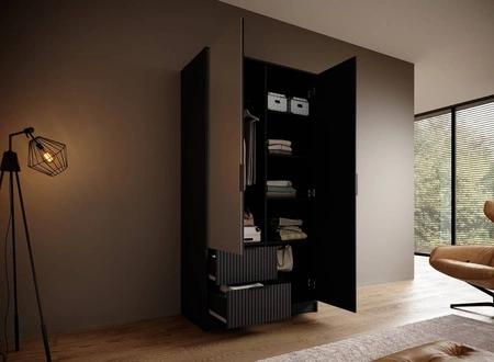 Szafa z lustrem Norel 102 cm czarna stylowa szafa o nowoczesnym designie z ryflowanymi frontami i pojemnymi szufladami