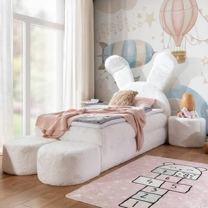 Łóżko kontynentalne Beti Plus 100x200 białe uroczy design unikatowy zagłówek w kształcie króliczka łózko z szafkami nocnymi i pufami