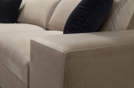 Narożnik z funkcją spania Kelly Sleek II czarny lewostronny elegancki narożnik do salonu wykonany z miękkiej tkaniny typu velvet