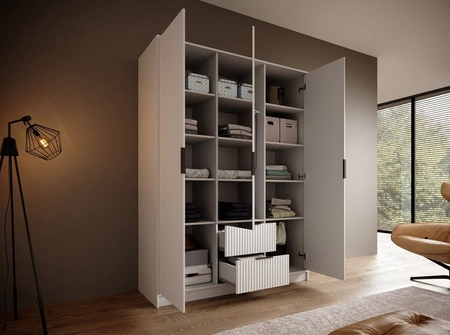 Szafa z lustrem Norel 150 cm biała stylowa szafa o nowoczesnym designie z ryflowanymi frontami i pojemnymi szufladami