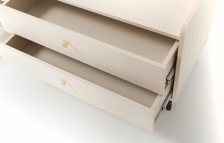 Szafka RTV Ferdi 210 cm beż piaskowy minimalistyczny design szafki z szufladami eleganckie złote uchwyty i wysokie ranty blatu