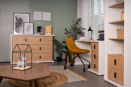 Komoda z szufladami Simi 135 cm biały / hikora naturalna nowoczesna komoda o ciekawym designie z metalowymi uchwytami