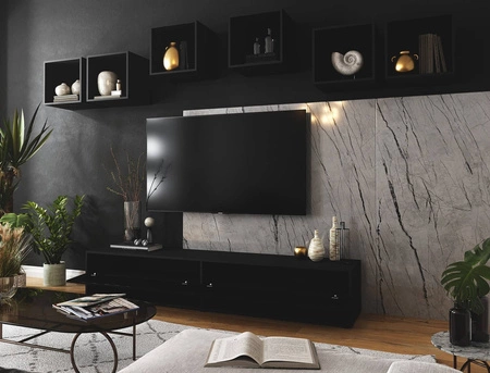 Meblościanka Lindos czarna / czarny połysk stylowy design meblościanki wpisujący się w każde wnętrze szafka RTV z możliwością powieszenia