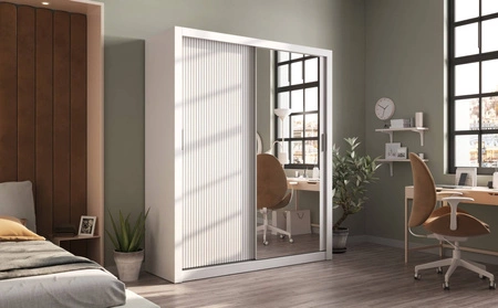 Szafa przesuwna z lustrem Arti 180 cm biała nowoczesna szafa o wyjątkowym designie ryflowany front z subtelnym oświetleniem