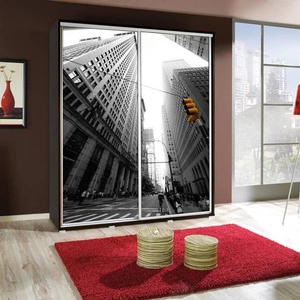 Szafa przesuwna Artistino 155 cm z grafiką miasto korpus szafy w kolorze wenge wykonany z płyty o grubości 22mm