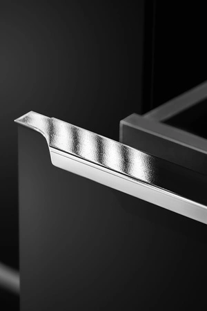 Szafka pod umywalkę nablatową Santa Fe 60 cm czarna ponadczasowa kolorystyka podkreślona metalowym chromowanym uchwytem krawędziowym