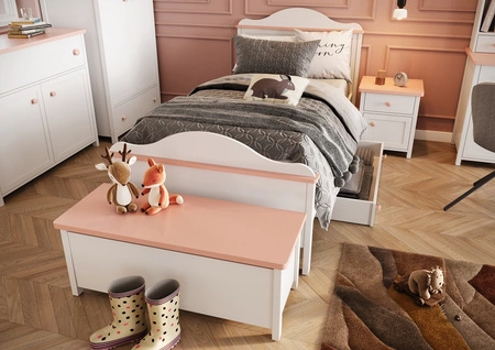 Skrzynia na pościel Luna biały / różowy funkcjonalny dodatek do pokoju dziecięcego stworzy dodatkową przestrzeń do przechowywania