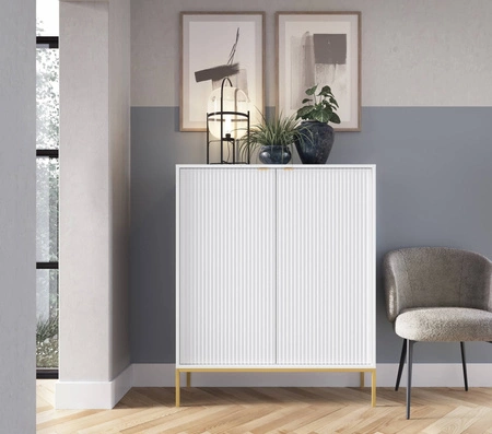 Komoda Lovro 104 cm biała nowoczesny design komoda wzbogacona o złote dodatki zachwyci miłośników wyrazistych wnętrz