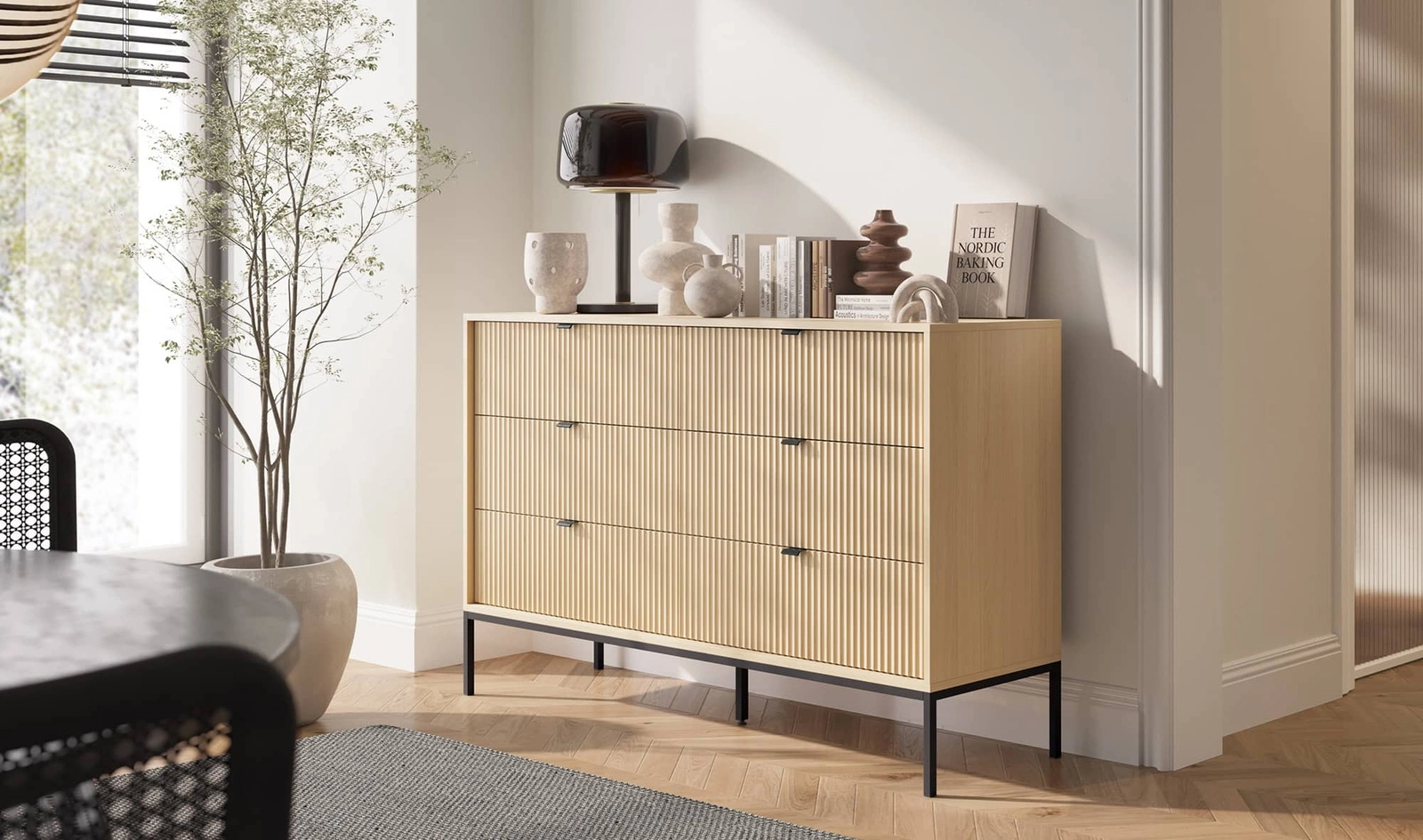 Komoda z szufladami Lovro z ryflowanymi frontami Nowoczesne komody do salonu