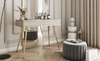 Konsola Luxury beżowa z szufladami elegancka toaletka z ryflowanymi frontami wysokie złote nogi korpus zwieńczony złotą listwą
