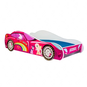Łóżko Car Pink 70x140 cm designerskie łóżko z materacem w kształcie samochodu z ozdobnym nadrukiem wykonane z solidnych materiałów