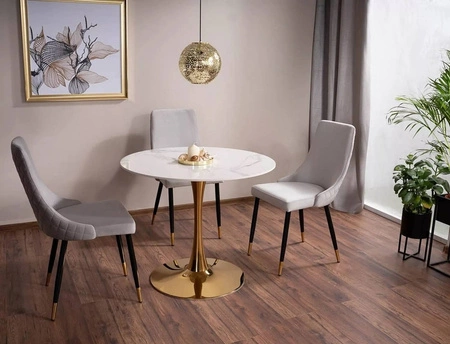 Krzesło tapicerowane Piano B I jasny szary nowoczesne oraz funkcjonalne krzesło do jadalni z metalowymi nogami z złotymi zakończeniami