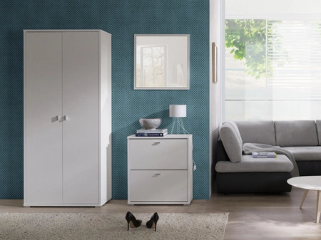 Lustro wiszące Anter białe funkcjonalny dodatek do przedpokoju lub garderoby klasyczny design