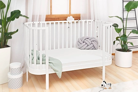 Łóżeczko niemowlęce z materacem Great 140x70 cm białe funkcjonalne i eleganckie łóżeczko do pokoju niemowlęcego w nowoczesnym stylu