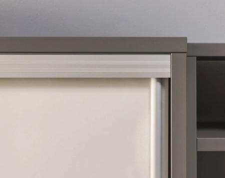 Szafa przesuwna z lustrem Yugo 206 cm w kolorze popiel nowoczesny oraz funkcjonalny mebel do sypialni lub pokoju młodzieżowego