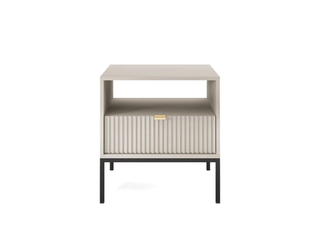 Szafka nocna z szufladą Lovro beżowy gustowny ryflowany dekor idealna szafka do sypialni złoty uchwyt krawędziowy