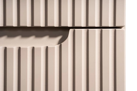 Szafka pod umywalkę Nova 60 cm beżowa stylowe subtelne pionowe ryflowania podkreślają elegancję szafki z szufladami frezowane uchwyty