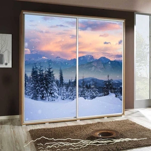 Szafa przesuwna Artistino 205 cm z grafiką zima korpus szafy w kolorze dąb catania wykonany z płyty o grubości 22mm