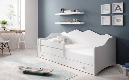 Łóżko Emily 80x160 cm białe dziecięce łóżko z materacem barierka ochronna szuflada z szarymi uchwytami w kształcie serca