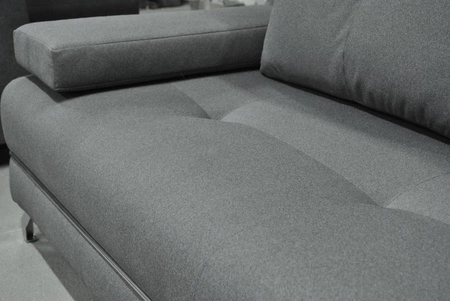 Kanapa z funkcją spania Austin granatowa nowoczesna tkanina pluszowa gwarantuje najwyższy komfort i funkcjonalność