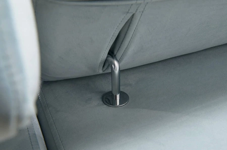 Narożnik z funkcją spania Rava miodowy lewostronny velvet komfortowy i funkcjonalny narożnik z regulowanymi zagłówkami