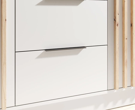 Szafa z lustrem Neri 150 cm biała stylowe lamele zdobiące drzwi szafy pojemne szuflady uchwyty krawędziowe