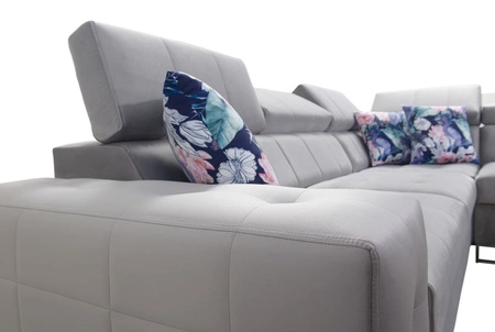 Narożnik z funkcją spania Hampton III beżowy prawostronny komfortowy narożnik wykonany z gładkiej i miękkiej tkaniny typu velvet