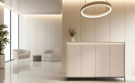 Komoda Trend 152 cm beżowa elegancka komoda z ciekawym ryflowaniem na frontach bryła wsparta na metalowych smukłych nogach