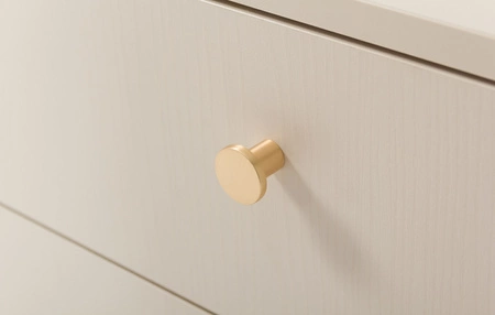 Komoda z szufladami Ferdi 104 cm beż piaskowy minimalistyczny design wysoka komoda idealna do jadalni częściowo przeszklony front