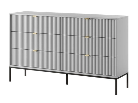 Komoda z szufladami Lovro 154 cm szara nowoczesny design zachwyci miłośników wyrazistych wnętrz ryflowane fronty metalowe uchwyty
