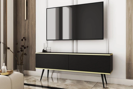 Szafka RTV Luxury 135 cm czarna elegancki design stylowy ryflowany front korpus zwieńczony złotą listwą czarne metalowe nogi