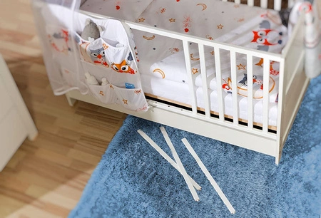 Łóżeczko niemowlęce Basal 120x60 cm białe klasyczne łóżeczko do pokoju niemowlęcego wykonane z litego drewna bukowego