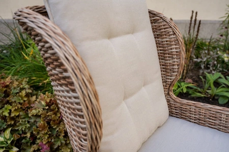 Zestaw mebli ogrodowych Aperto ciemny beżowy elegancki design zestaw z podnóżkami idealne meble na balkon wykonane z technorattanu