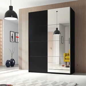 Szafa przesuwna Beta 150 cm czarna pojemna szafa z lustrem świetnie sprawdzi się w pomieszczeniach o każdej wielkości