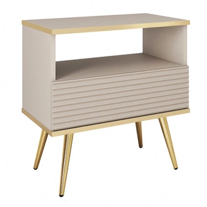 Szafka nocna z szufladą Luxury beżowa elegancki design korpus zwieńczony złotą listwą szafka z ryflowanym frontem złote wysokie nogi