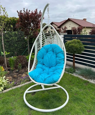 Fotel wiszący Bellissimo biały uniwersalny fotel z niebieską poduchą do ogrodowej strefy wypoczynku odporny na warunki atmosferyczne