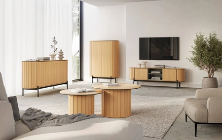 Zestaw mebli Rotto dąb vincenza elegancki design meblościanki zaokrąglone krawędzie brył osadzonych na czarnych metalowych nogach