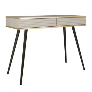 Konsola Luxury beżowa z szufladami elegancka toaletka z ryflowanymi frontami wysokie czarne nogi korpus zwieńczony złotą listwą