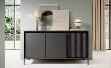 Komoda z szufladami Sesti 154 cm czarna nowoczesny i oryginalny design ciekawe połączenie ryflowania z gładkimi frontami