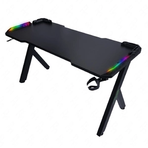 Biurko gamingowe Y-Striker czarne nowoczesne biurko wzbogacone oświetleniem LED blat pokryty karbonową powłoką