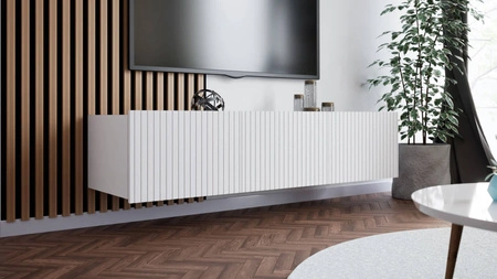 Szafka RTV Colder 150 cm biała z możliwością podwieszenia stylowy ryflowany front elegancka forma mebla w nowoczesnym stylu